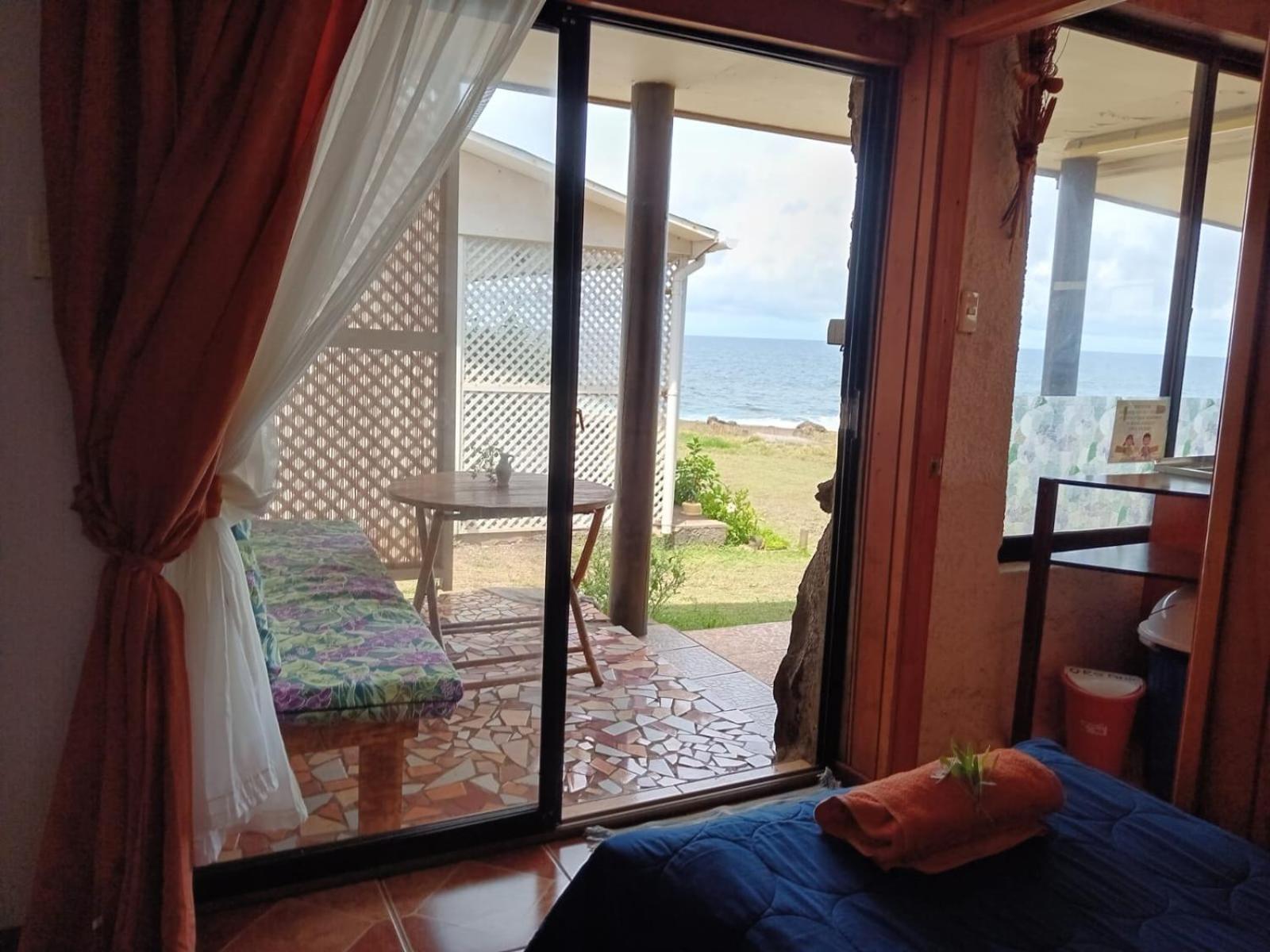 Cabanas & Hostal Tojika Hanga Roa Exterior photo